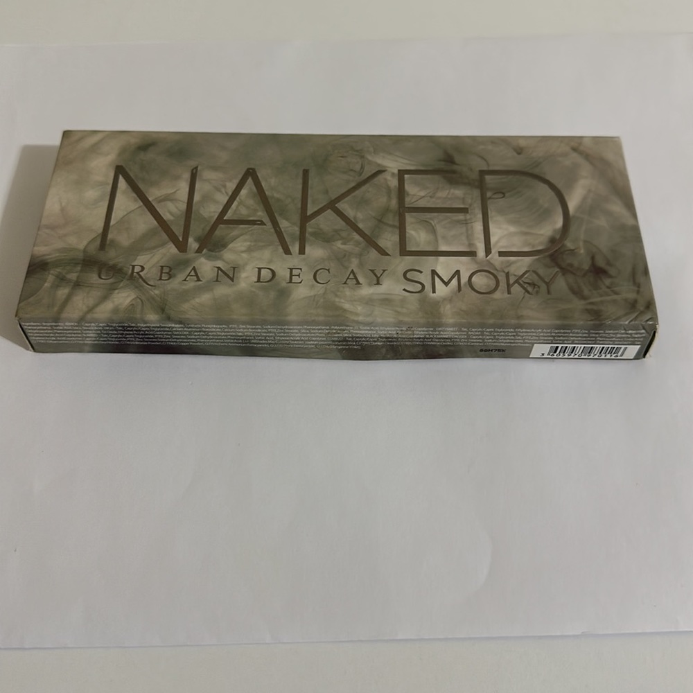 NEW Urban Decay SMOKY Palette
